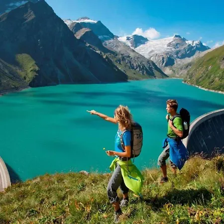 Sunny Alpine By The Slopes Kaprun