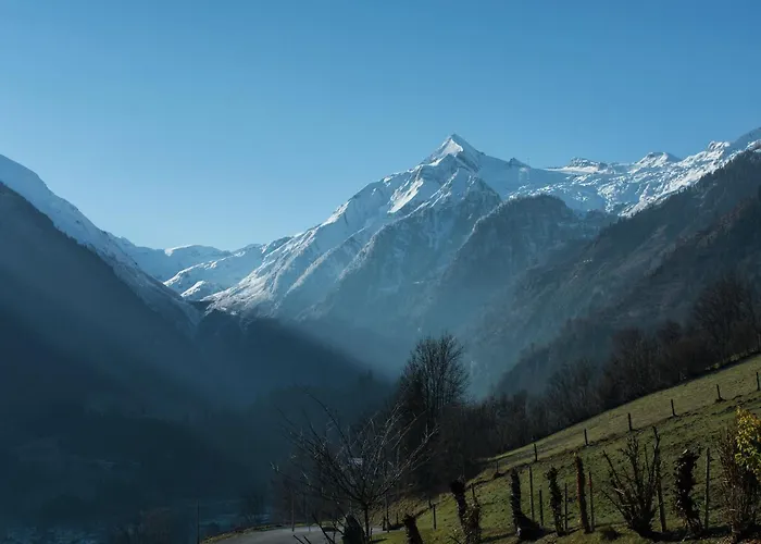 Sunny Alpine Apartment By The Slopes Holiday home *