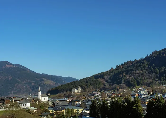 Holiday home Sunny Alpine Apartment By The Slopes
